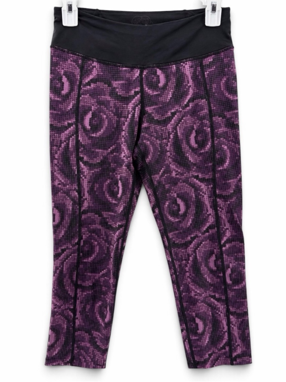 Betsey Johnson Performance "Pixel Rose" Capri Leggings Size Small